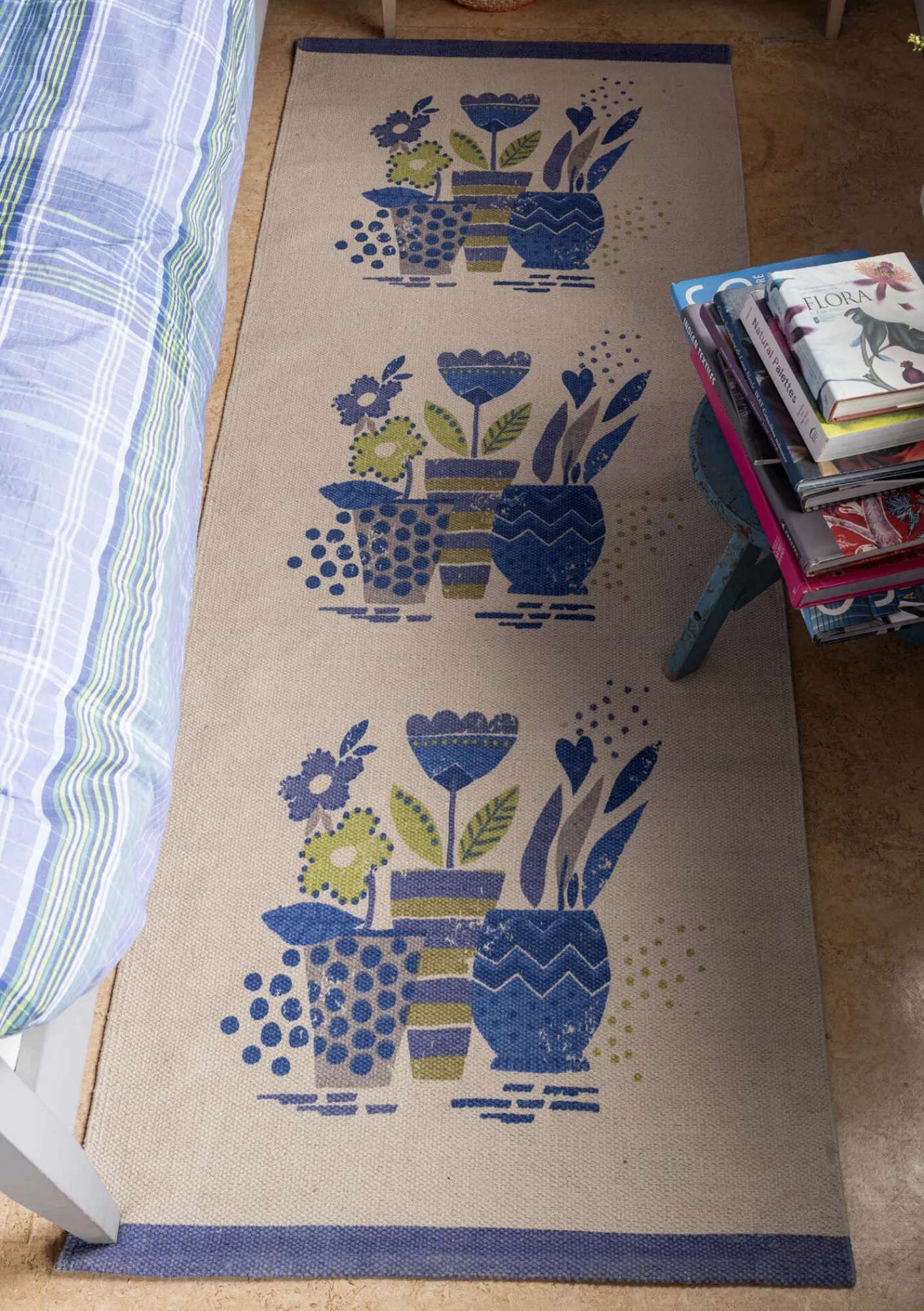 Gudrun Sjödén Teppiche|Heimtextilien>Bedruckter Läufer „Flower pots“ aus Bio-Baumwolle Graulila