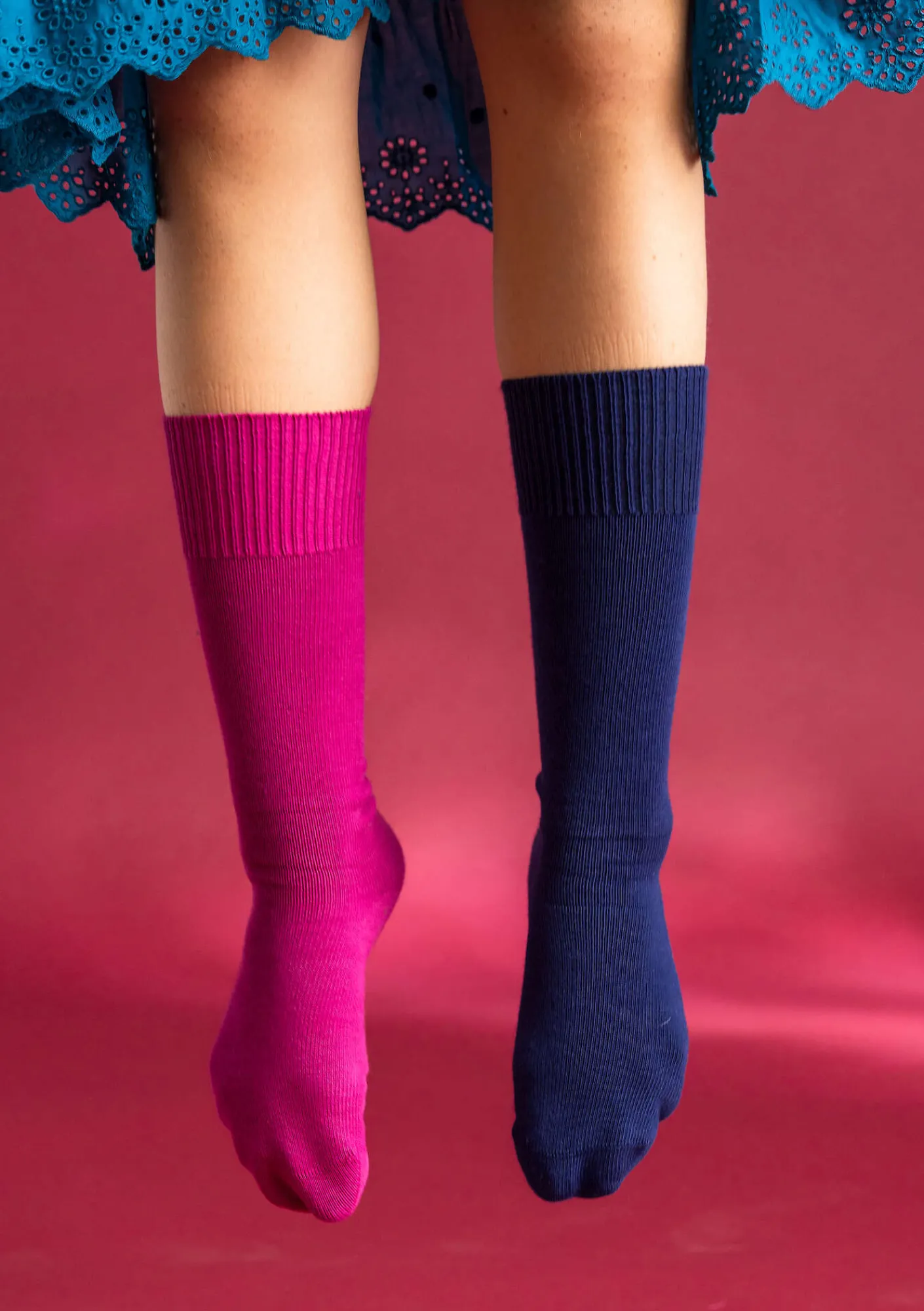 Gudrun Sjödén Accessoires>Einfarbige Kniestrümpfe aus Bio-Baumwolle Cerise