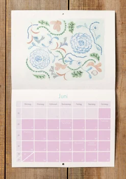 Gudrun Sjödén Gudruns Kalender 2025><noscript><img width=