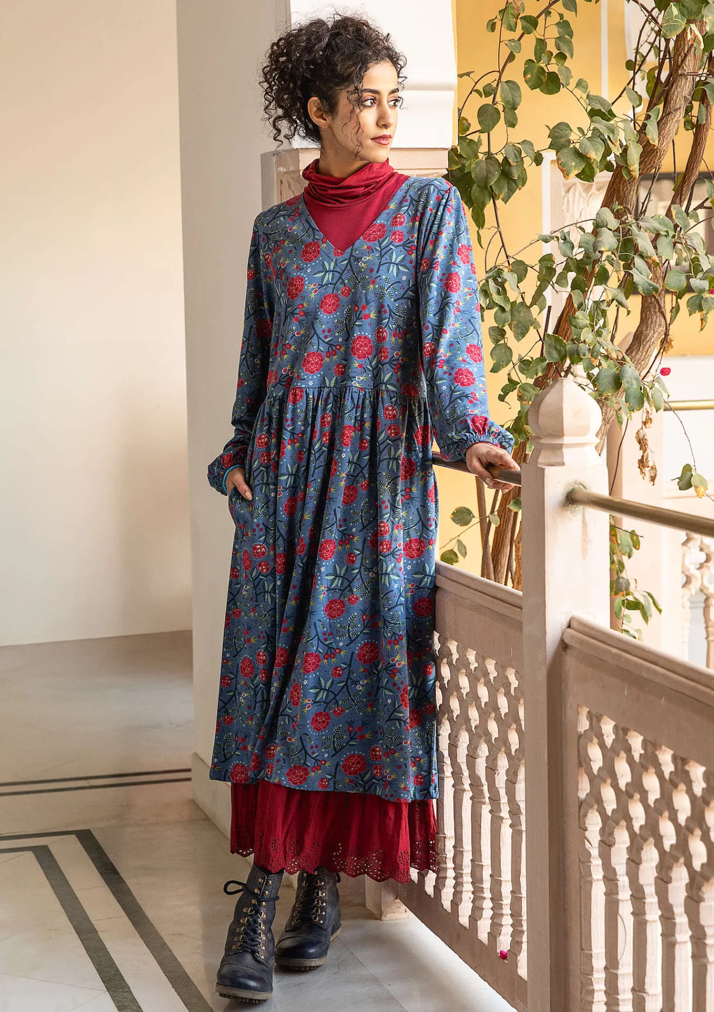 Gudrun Sjödén Kleider>Jerseykleid „Nyponros“ aus Bio-Baumwolle/Modal Indigo