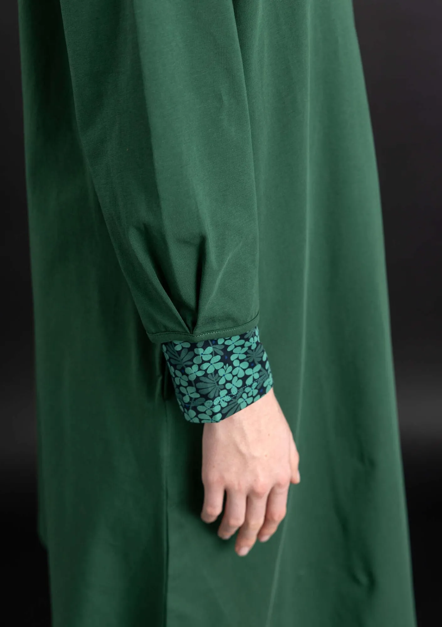 Gudrun Sjödén Kleider>Jerseykleid „Ylva“ aus Bio-Baumwolle/Elasthan Dunkelgrün