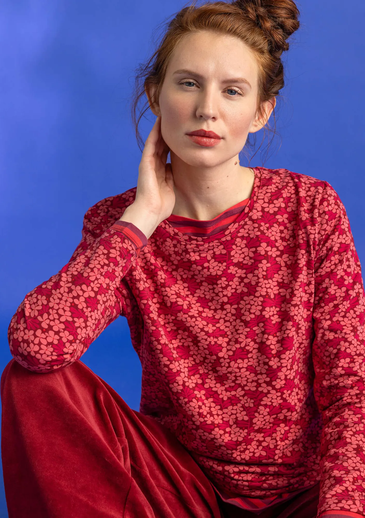 Gudrun Sjödén Pullover & Shirts>Jerseyshirt „Ylva“ aus Bio-Baumwolle/Elasthan Granatapfel-gemustert