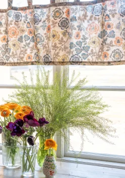 Gudrun Sjödén Gardinen|Heimtextilien>Kaffeehausgardine „Wild rose“ aus Leinen/Bio-Baumwolle Aschgrau