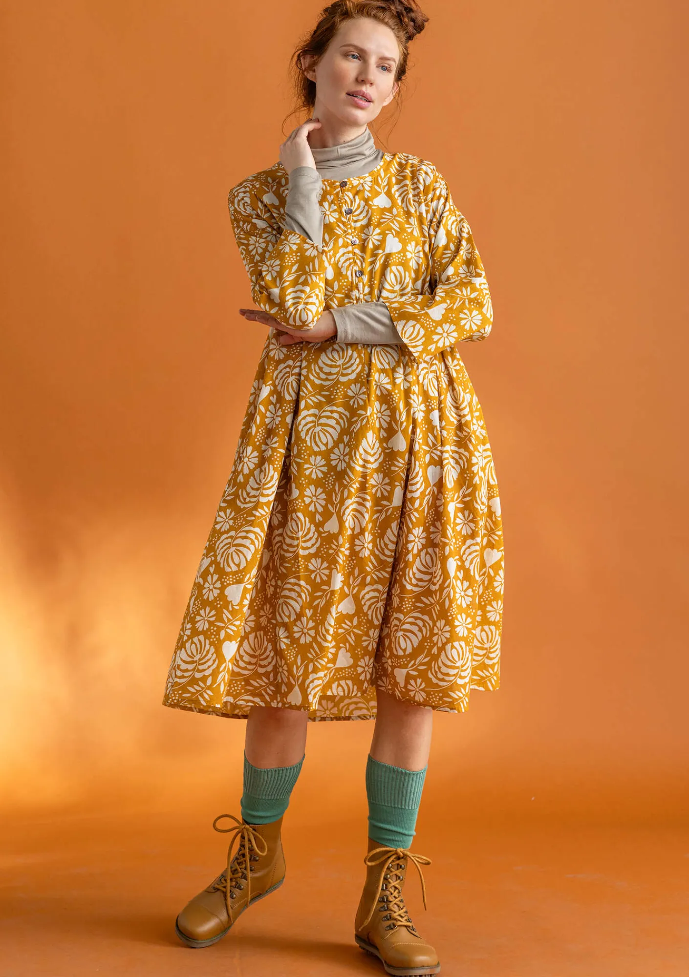 Gudrun Sjödén Kleider>Kleid „Hedda“ aus Bio-Baumwollgewebe Senf-gemustert