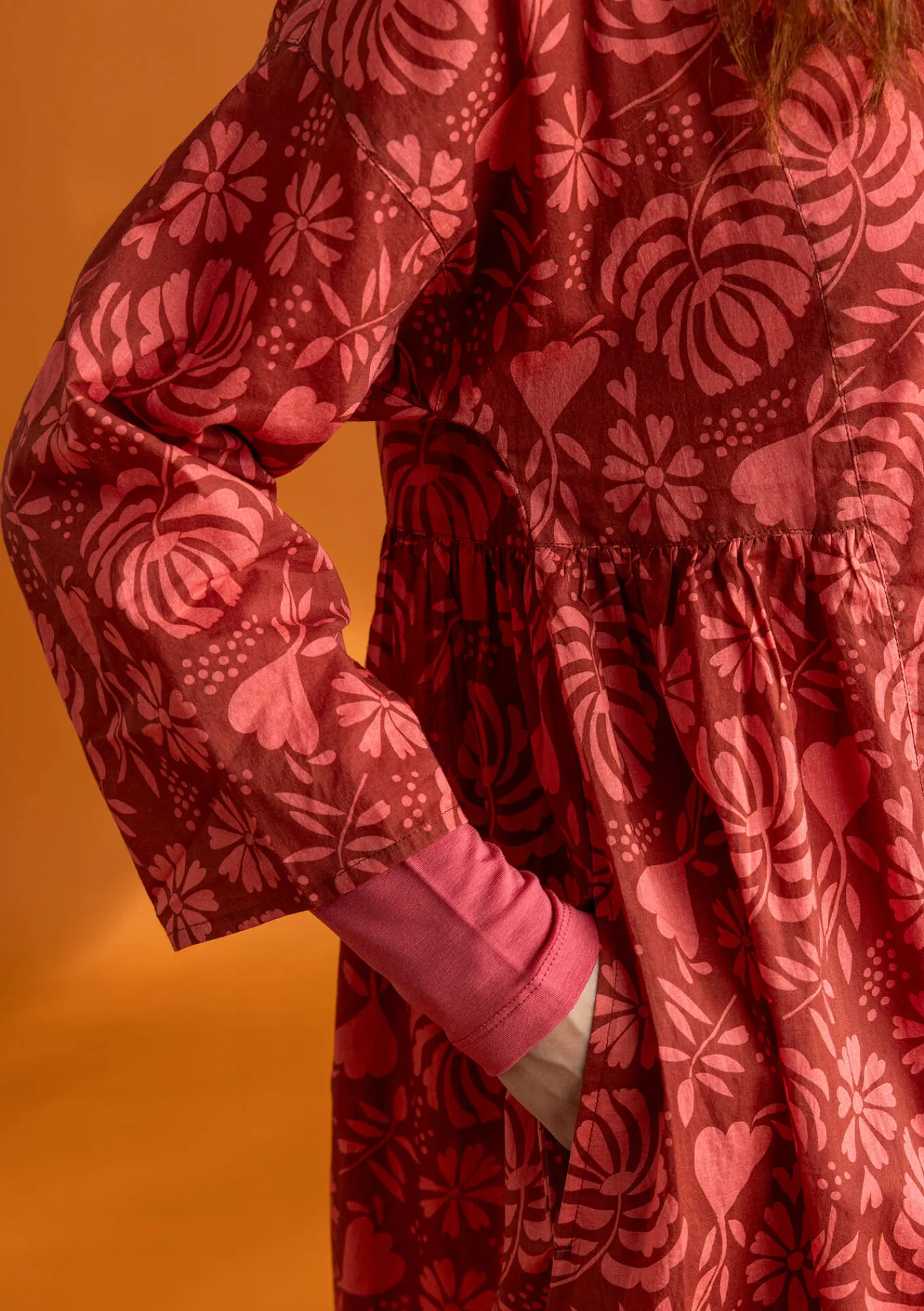 Gudrun Sjödén Kleider>Kleid „Hedda“ aus Bio-Baumwollgewebe Rost-gemustert