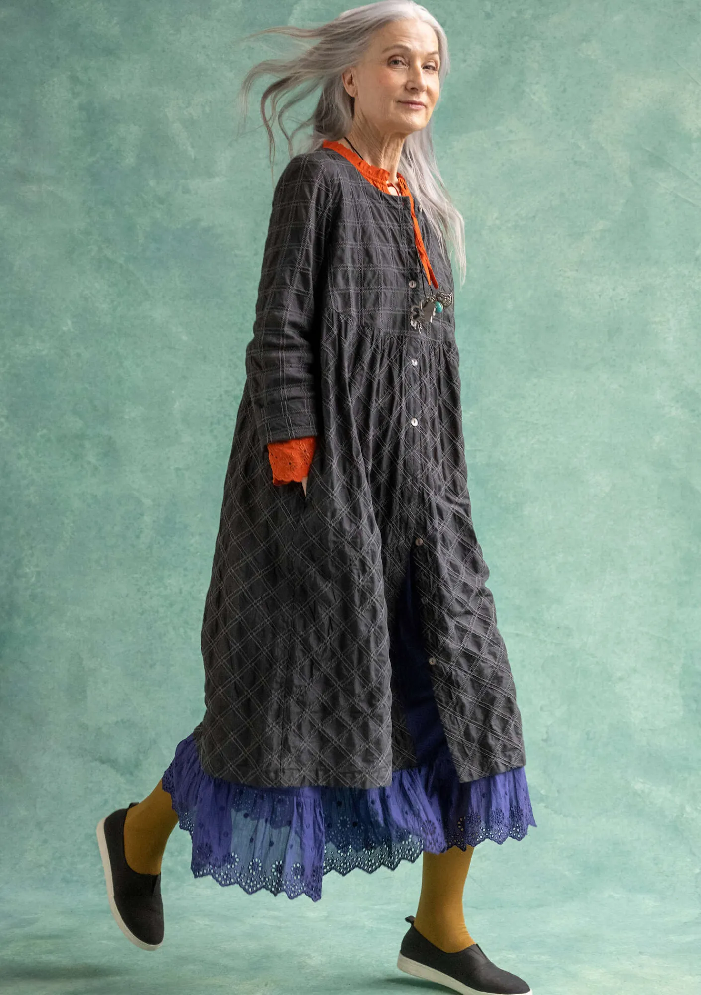 Gudrun Sjödén Kleider>Kleid „Helga“ aus Bio-Baumwollgewebe Dunkelaschgrau