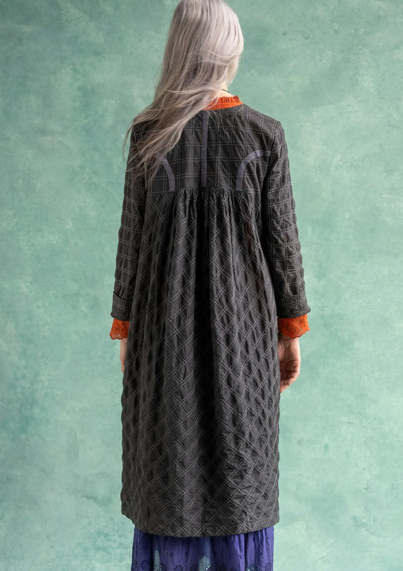 Gudrun Sjödén Kleider>Kleid „Helga“ aus Bio-Baumwollgewebe Dunkelaschgrau