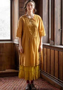 Gudrun Sjödén Kleider>Kleid „Wanja“ aus Bio-Baumwollgewebe Ocker