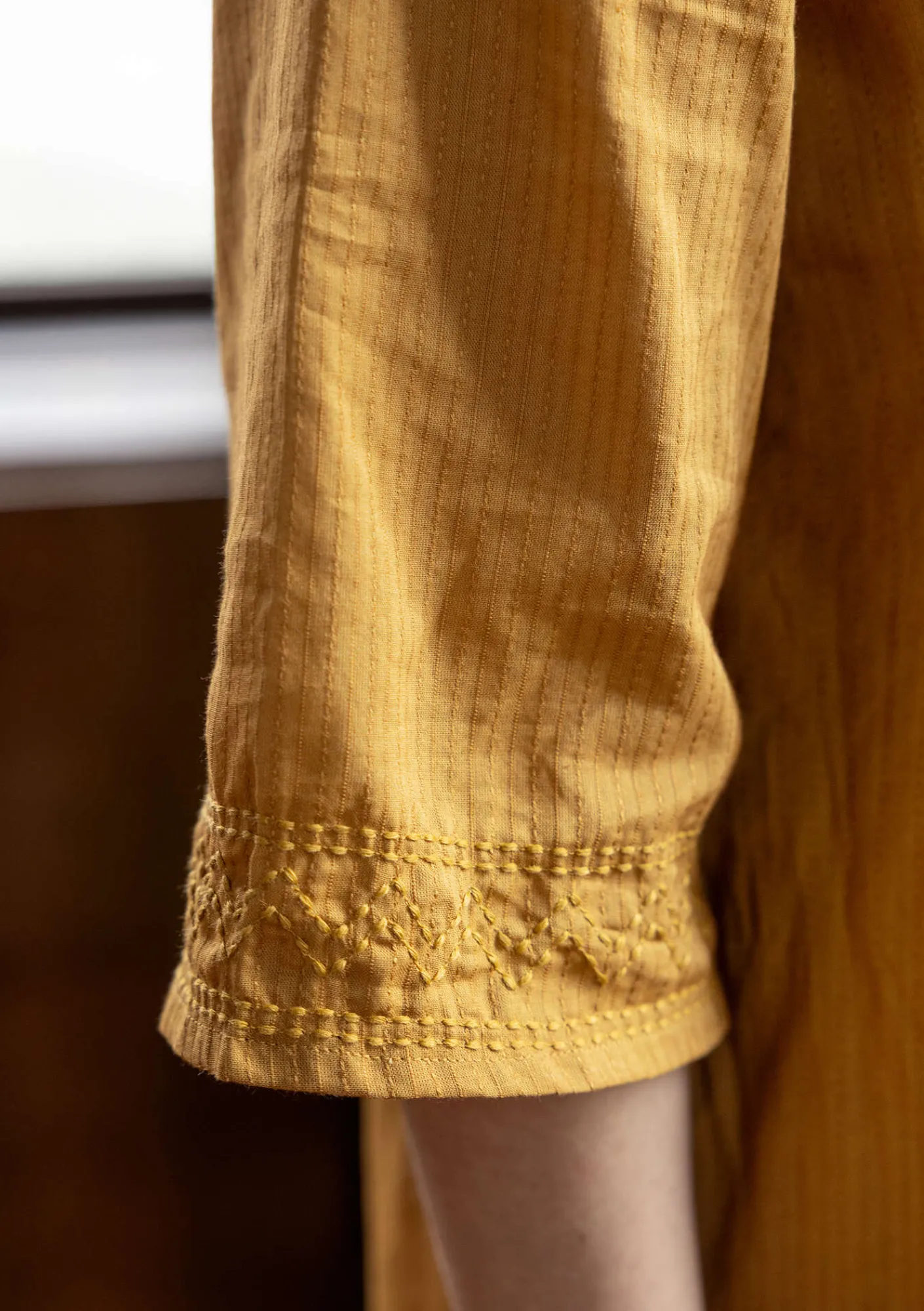 Gudrun Sjödén Kleider>Kleid „Wanja“ aus Bio-Baumwollgewebe Ocker