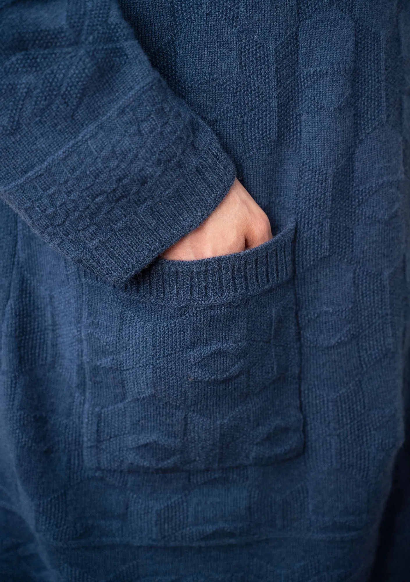 Gudrun Sjödén Strickjacken>Langstrickjacke „Capella“ aus Lammwolle Indigo