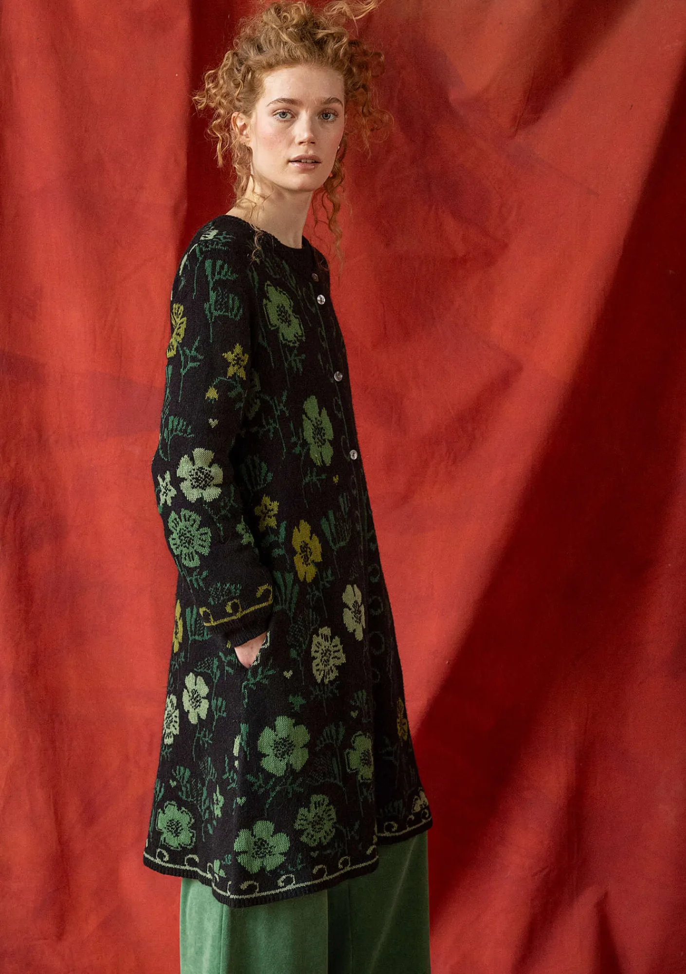 Gudrun Sjödén Strickjacken>Langstrickjacke „Gnistra“ aus Bio- und Recycling-Baumwolle/Alpakawollgemisch Schwarz