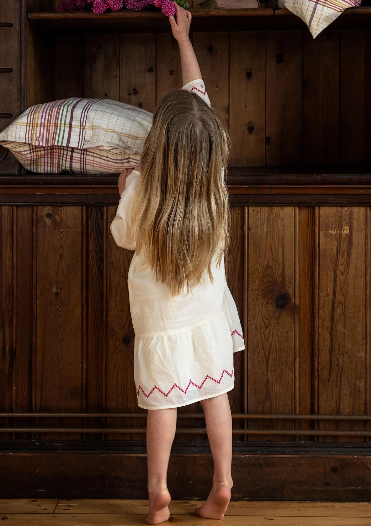 Gudrun Sjödén Wäsche & Loungewear>Mädchen-Nachthemd „Twinkle“ aus Bio-Baumwolle Halbgebleicht