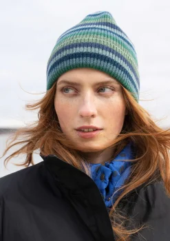 Gudrun Sjödén Accessoires>Mütze aus Recycling-Wolle/Lammwolle Hellflaschengrün-gestreift