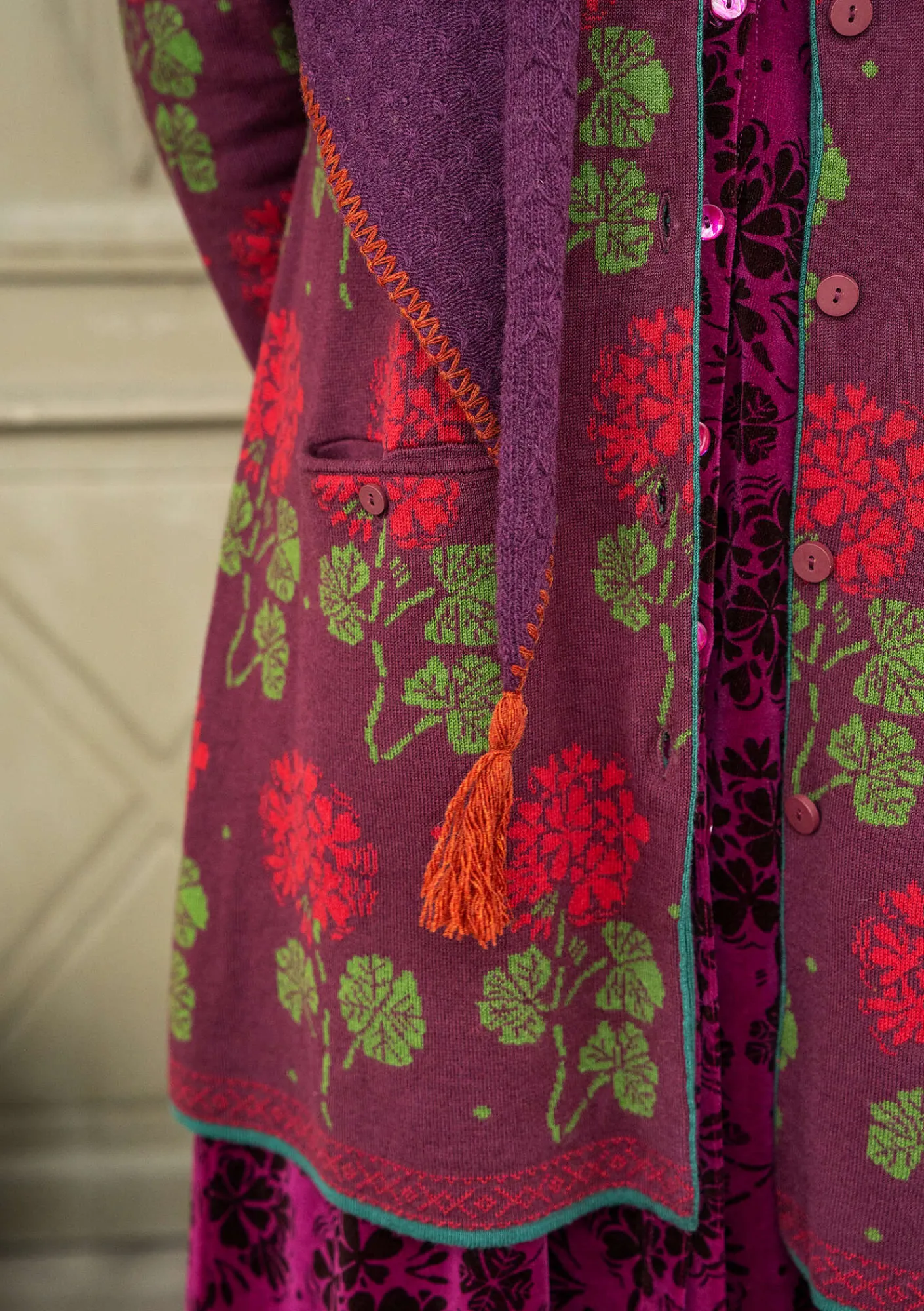 Gudrun Sjödén Strickjacken>Strickjacke „Mårbacka“ aus Bio-/Recycling-Baumwolle Aubergine