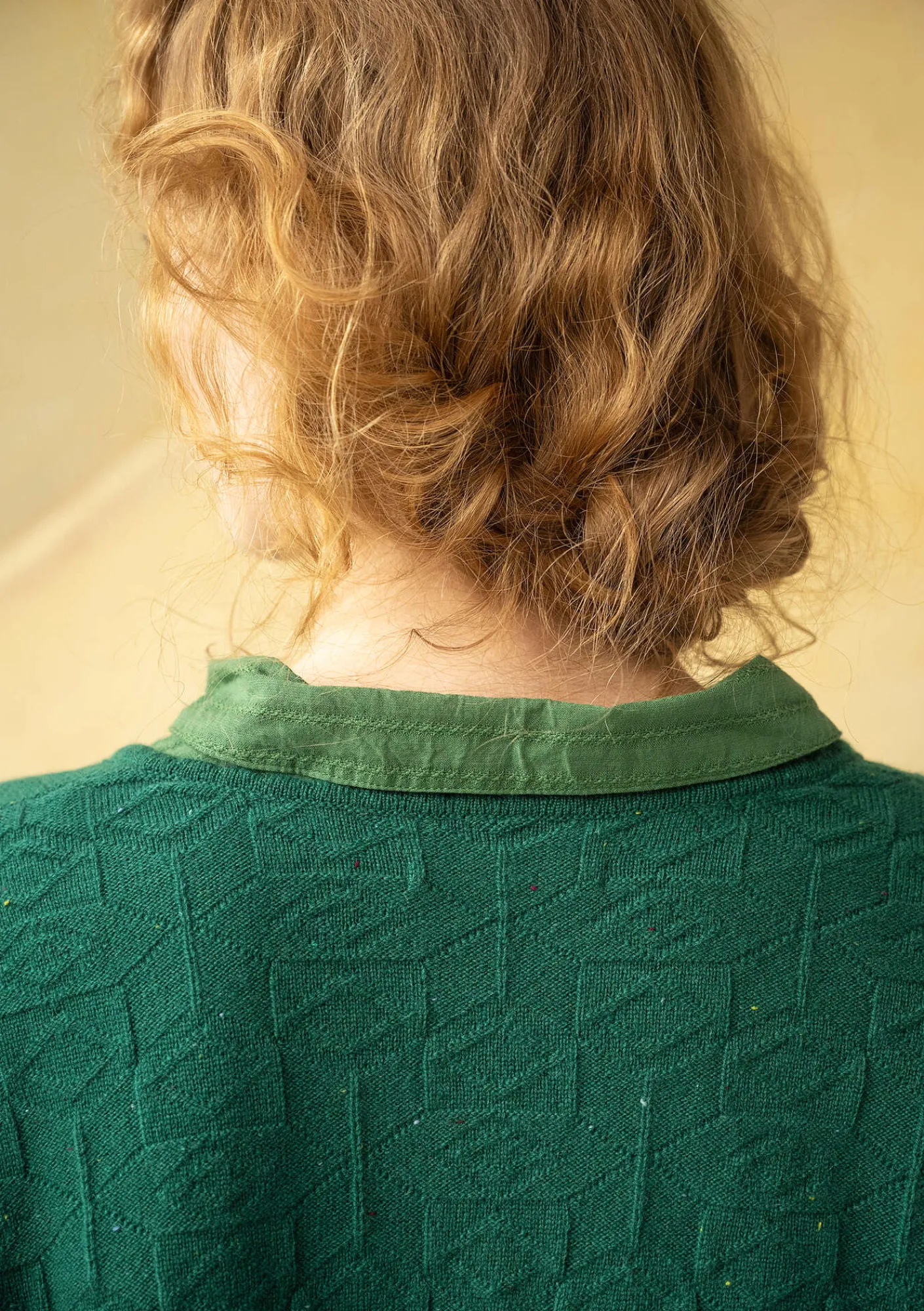 Gudrun Sjödén Strickjacken>Strickjacke „Nova“ aus Lammwolle Hellflaschengrün-genoppt