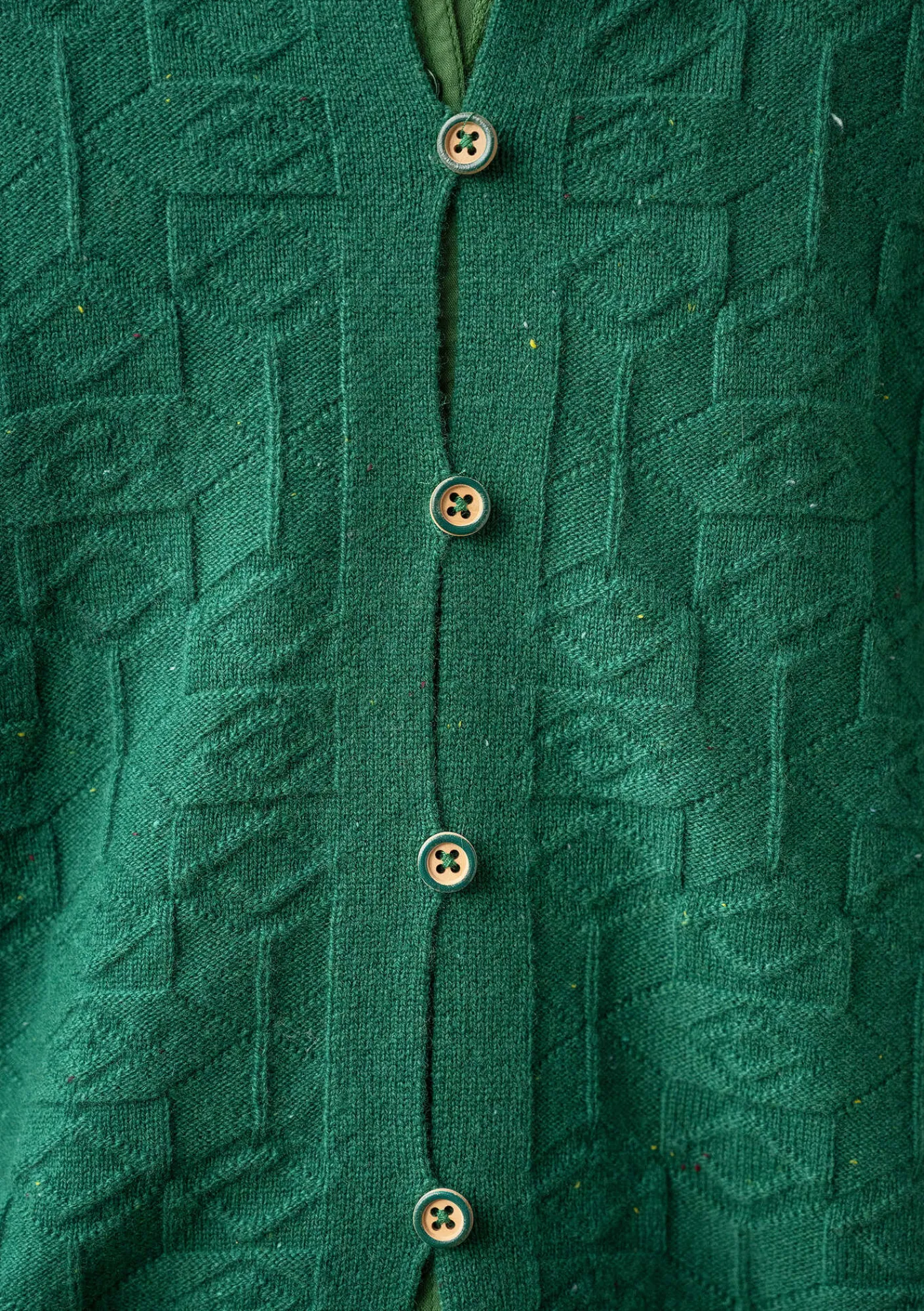 Gudrun Sjödén Strickjacken>Strickjacke „Nova“ aus Lammwolle Hellflaschengrün-genoppt