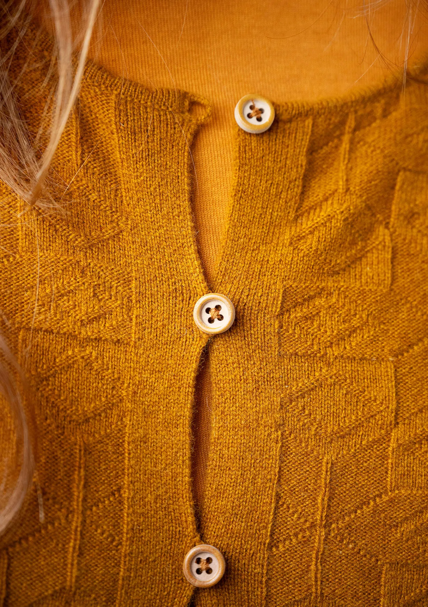 Gudrun Sjödén Strickjacken>Strickjacke „Nova“ aus Lammwolle Senf-melange