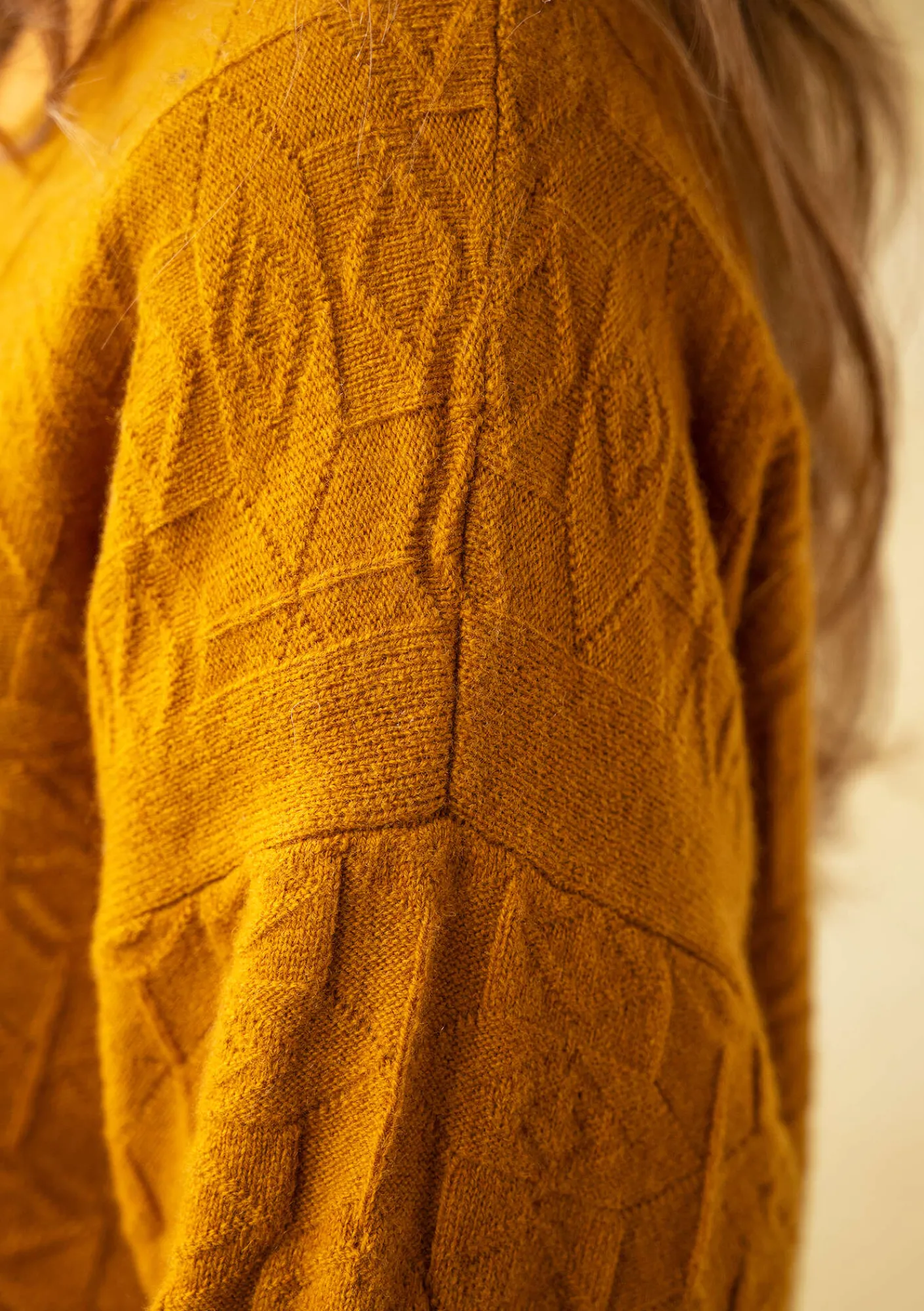 Gudrun Sjödén Strickjacken>Strickjacke „Nova“ aus Lammwolle Senf-melange