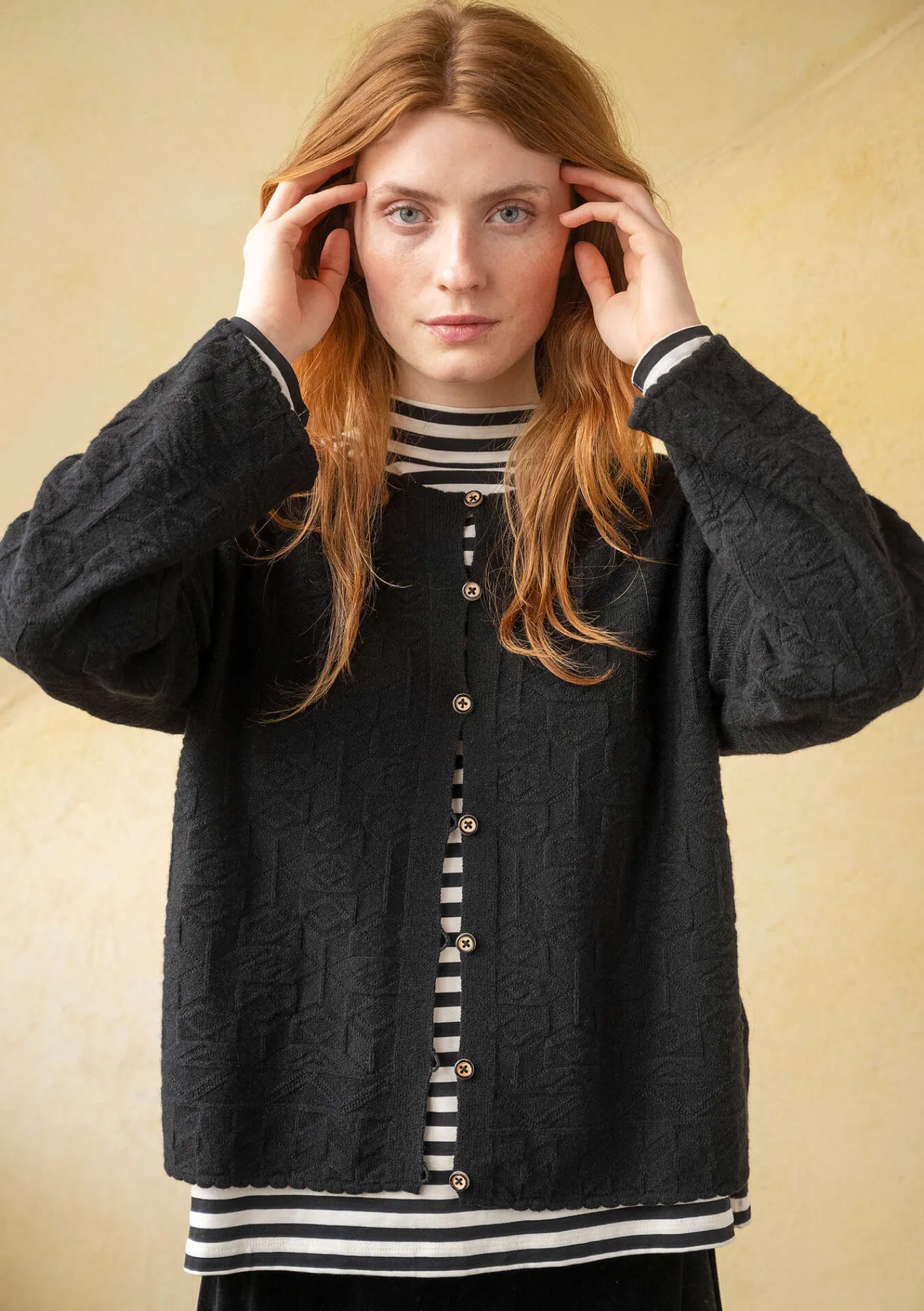 Gudrun Sjödén Strickjacken>Strickjacke „Nova“ aus Lammwolle Schwarz