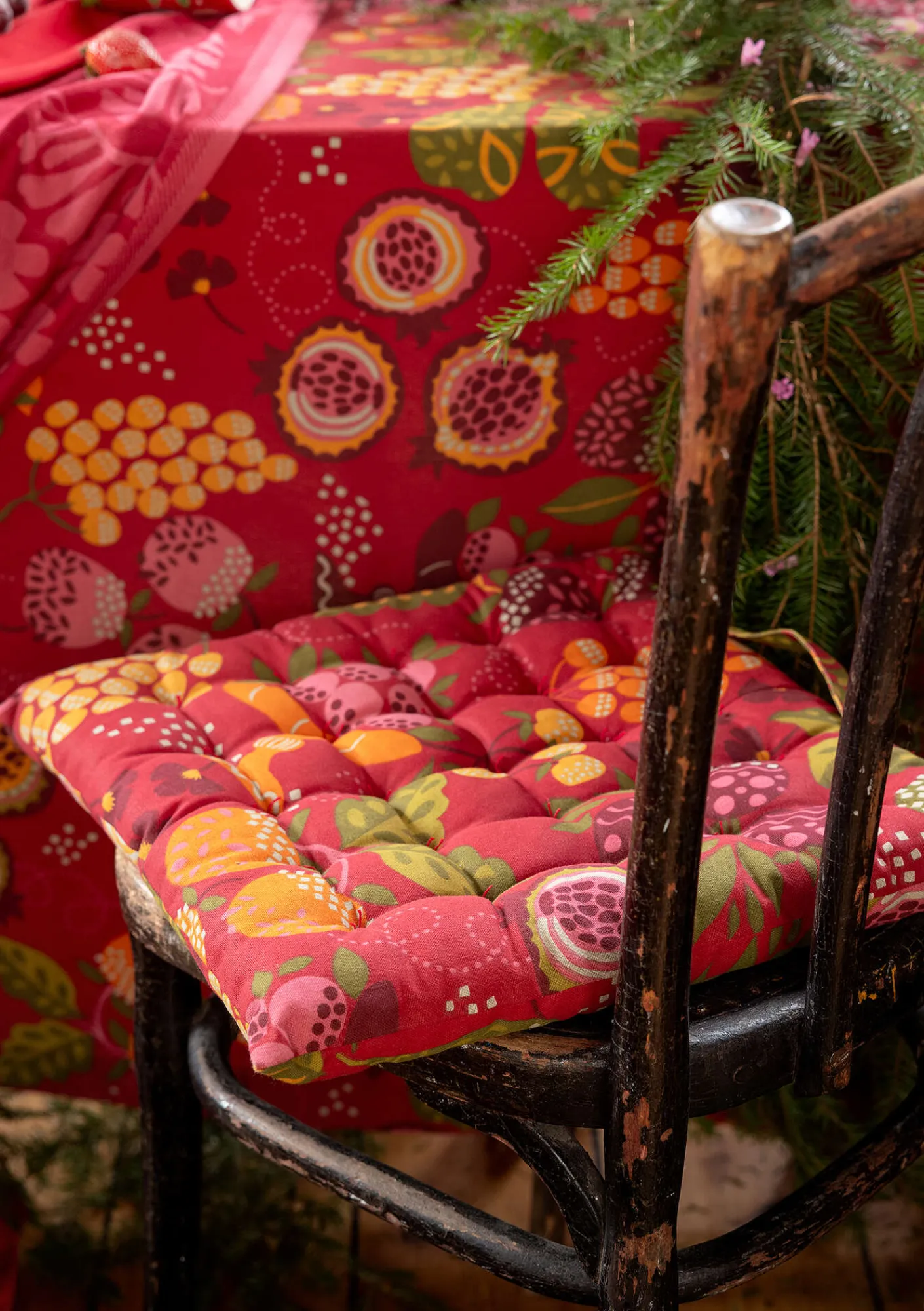 Gudrun Sjödén Küche & Esszimmer>Stuhlkissen „Fruits“ aus Bio-Baumwolle Tomate