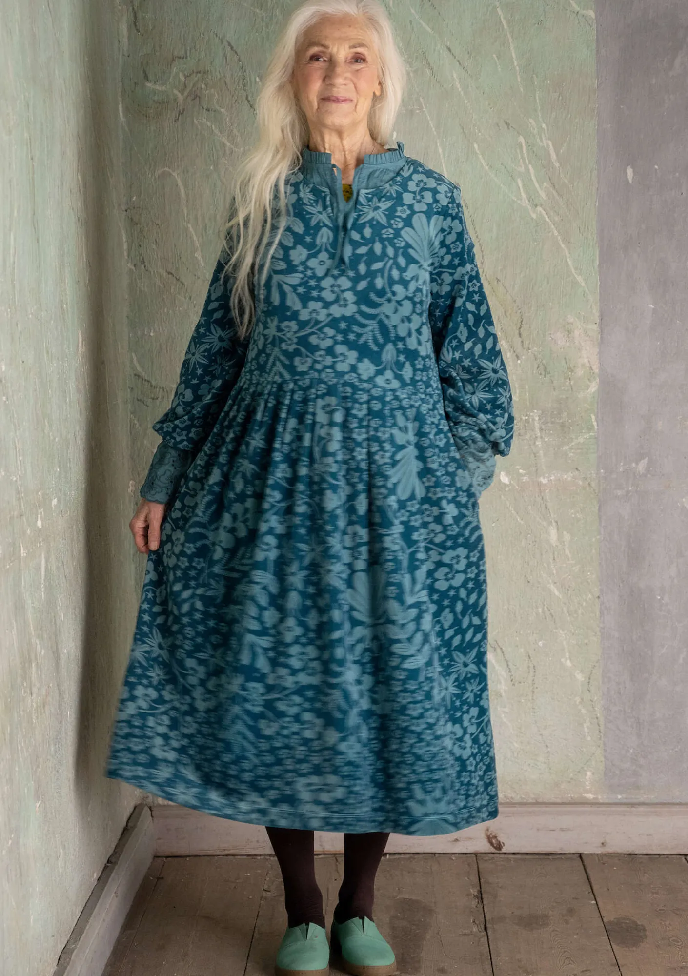 Gudrun Sjödén Kleider>Velourskleid „Katla“ aus Bio-Baumwolle/Recycling-Polyester Veronagrün