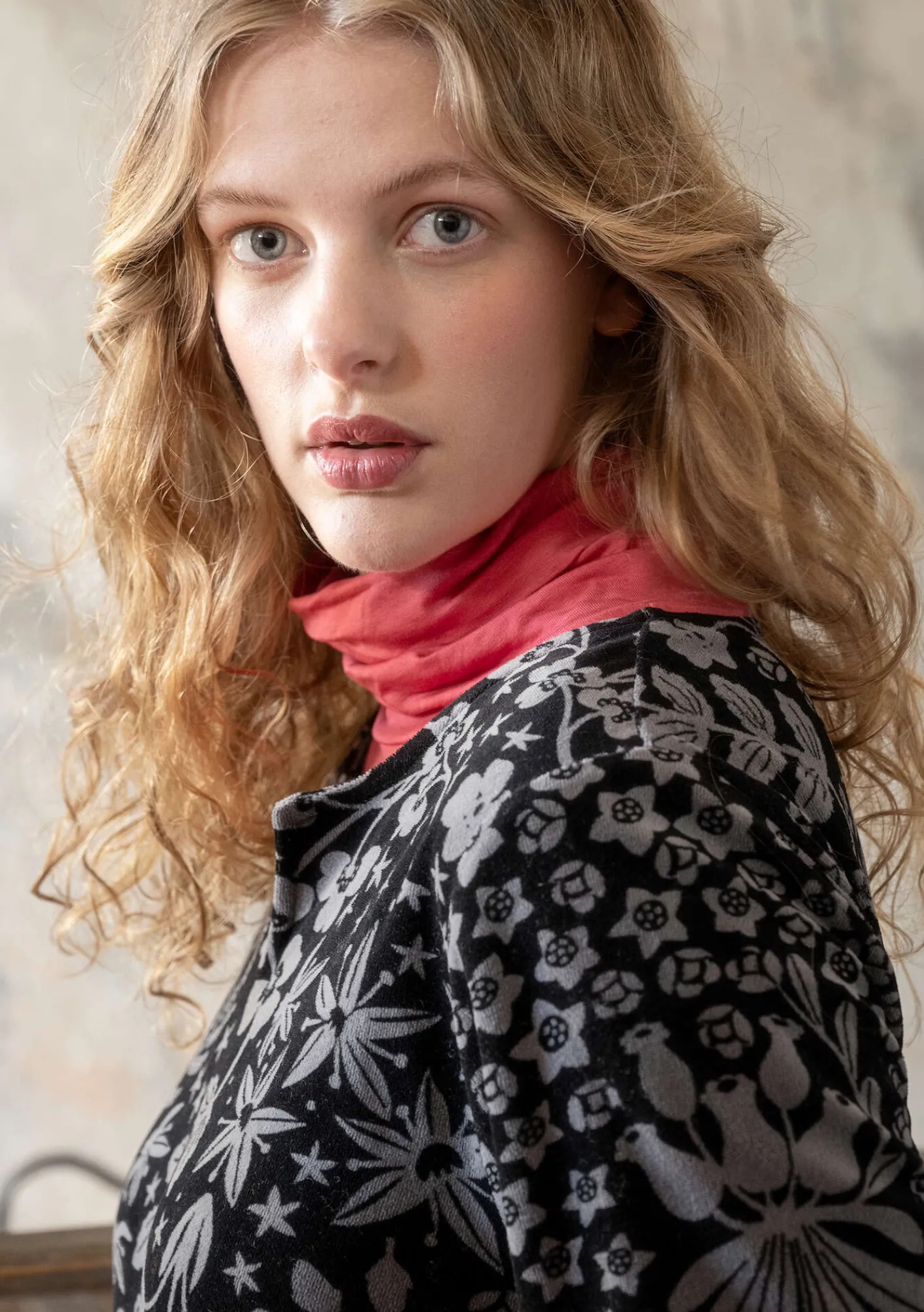 Gudrun Sjödén Kleider>Velourskleid „Katla“ aus Bio-Baumwolle/Recycling-Polyester Grafit