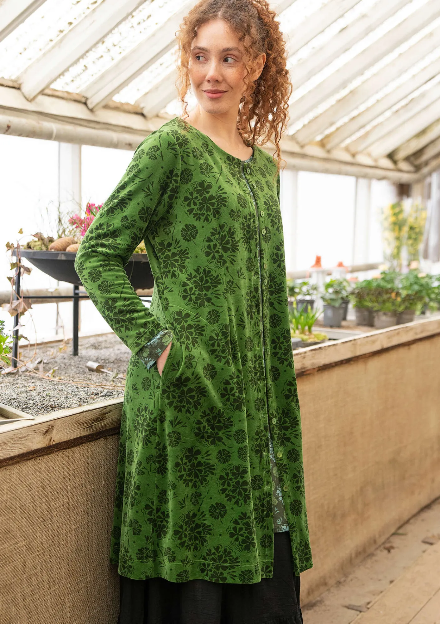 Gudrun Sjödén Kleider>Velourskleid „Selma“ aus Bio-Baumwolle/Recycling-Polyester Grasgrün