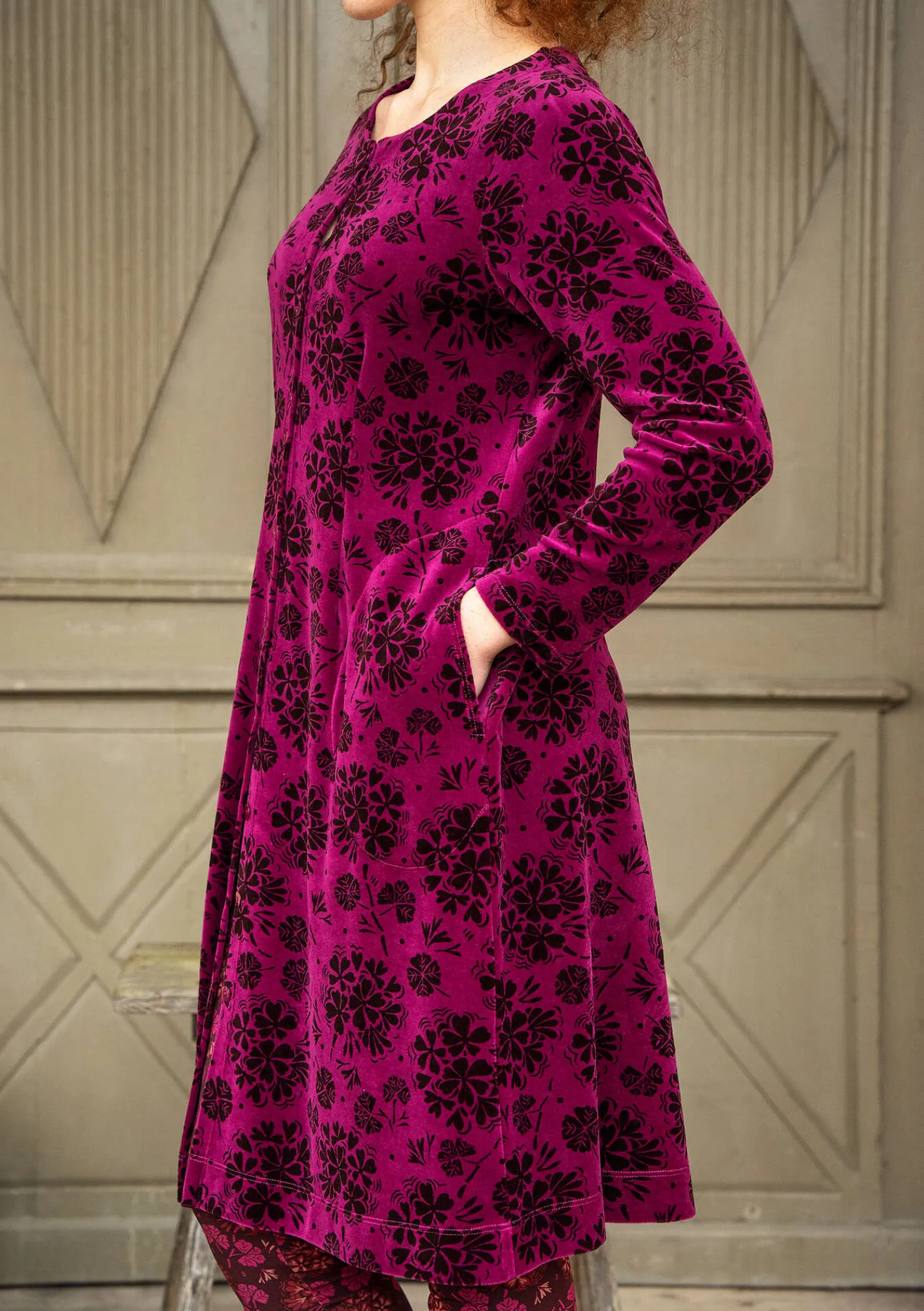 Gudrun Sjödén Kleider>Velourskleid „Selma“ aus Bio-Baumwolle/Recycling-Polyester Traube