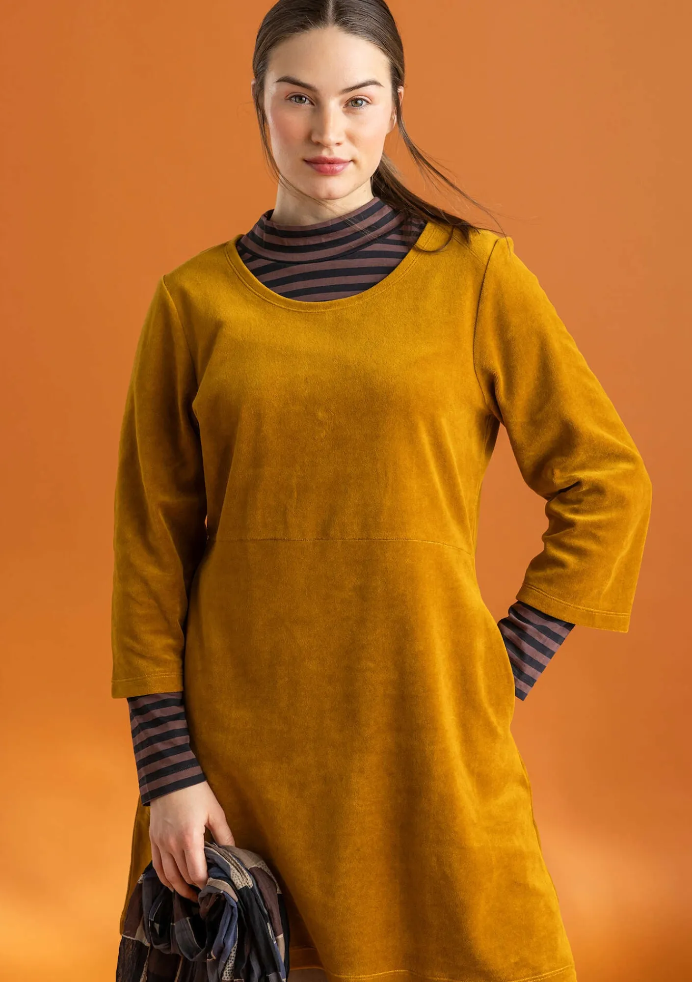 Gudrun Sjödén Tuniken>Velourstunika aus Bio-Baumwolle/Recycling-Polyester Curry