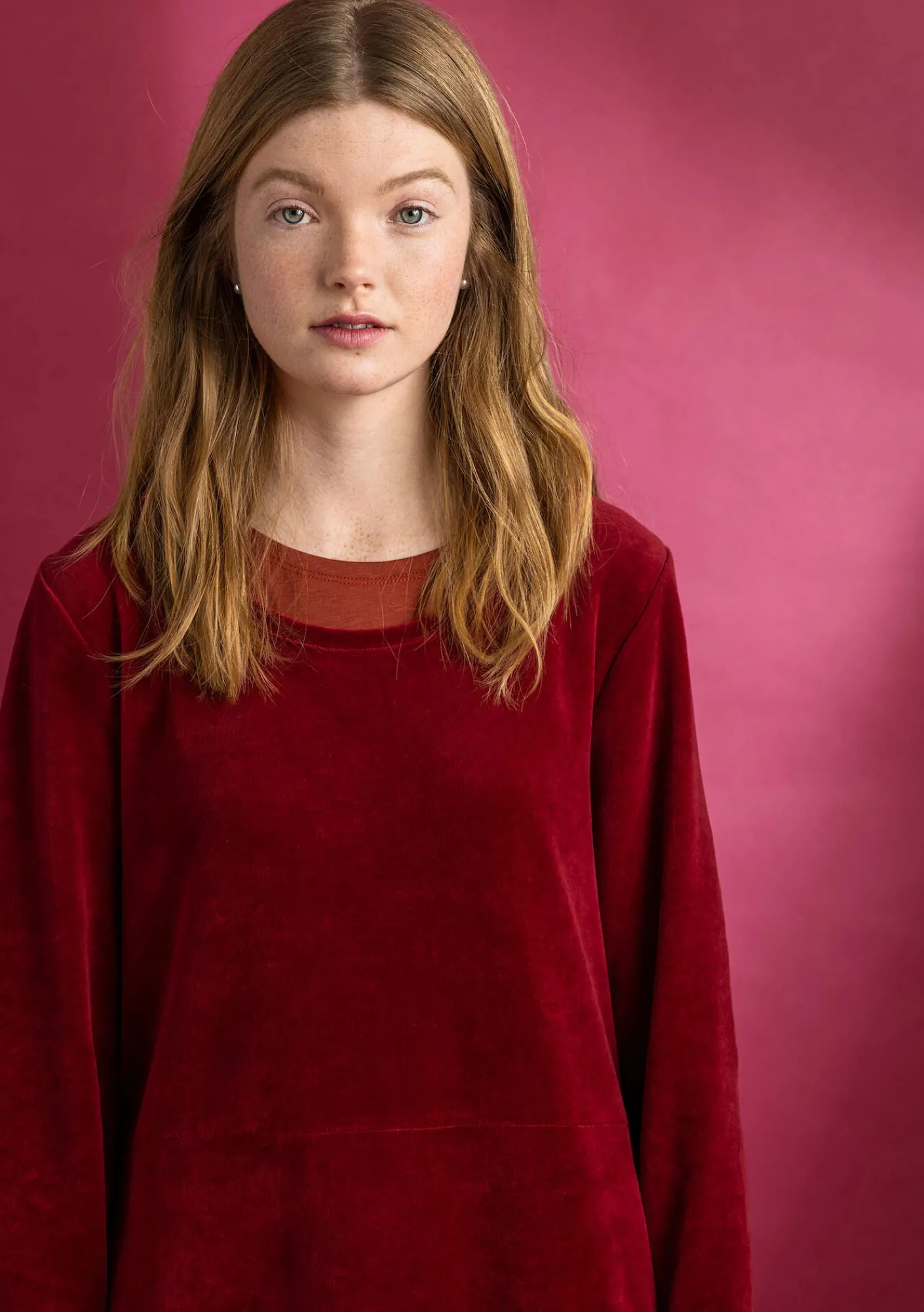 Gudrun Sjödén Tuniken>Velourstunika aus Bio-Baumwolle/Recycling-Polyester Granatapfel