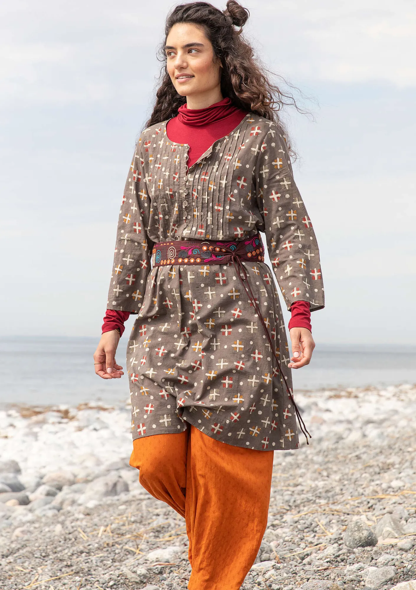 Gudrun Sjödén Kleider>Webkleid „Neela“ aus Bio-Baumwolle Schwarzeskashish