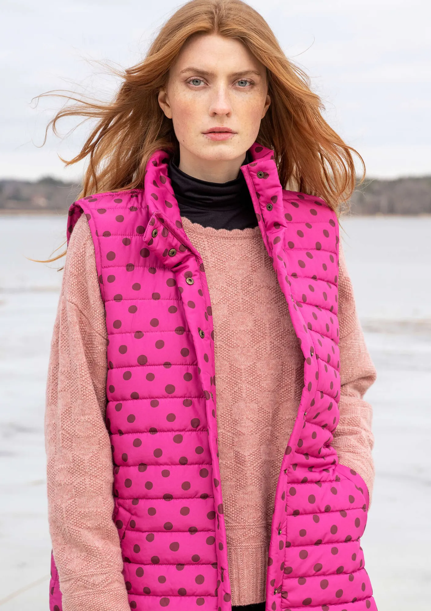 Gudrun Sjödén Westen>Weste „Susan“ aus Recycling-Polyester Cerise