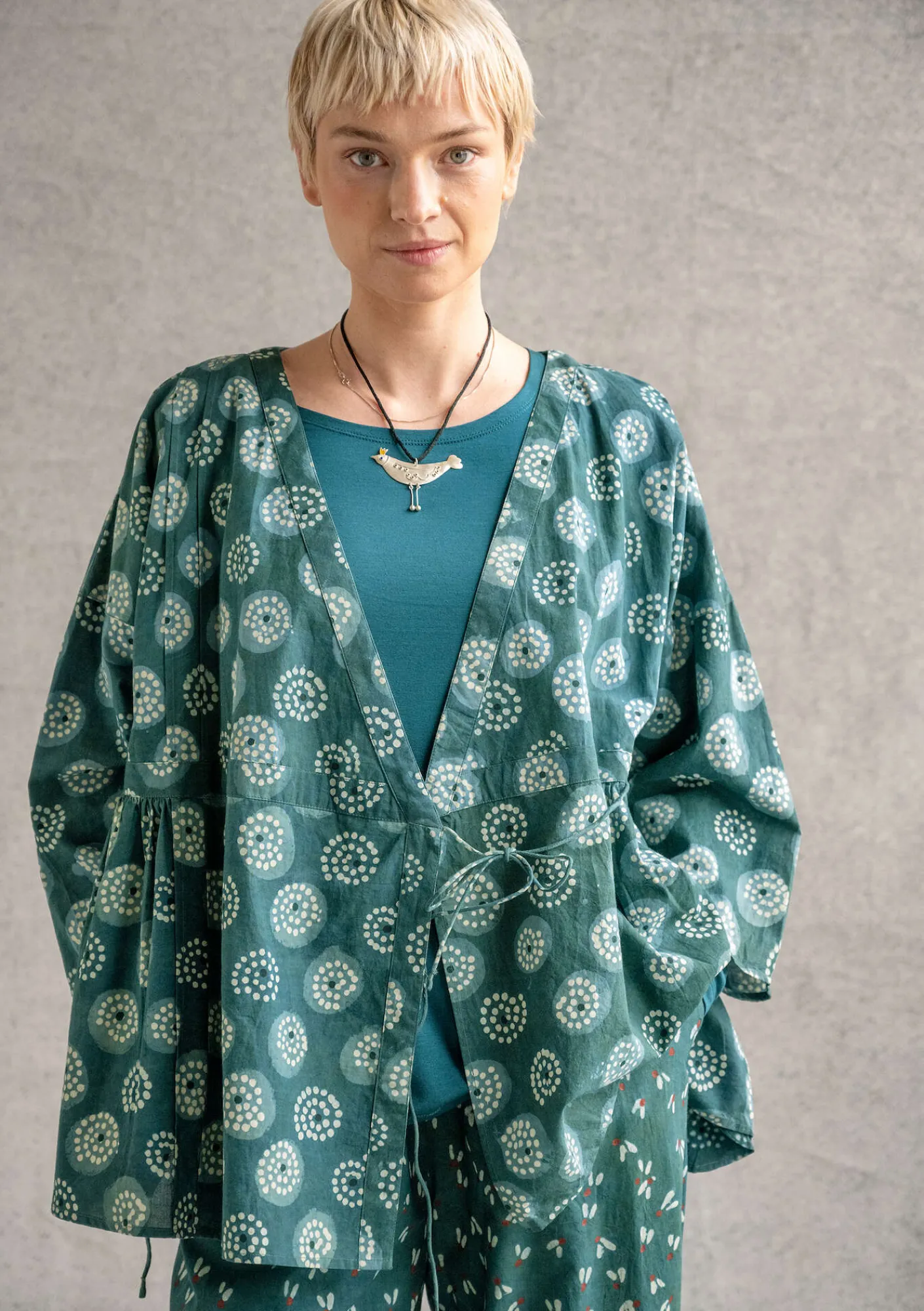 Gudrun Sjödén Blusen>Wickelbluse „Clay“ aus Bio-Baumwolle Indigogrün